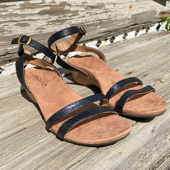 NWOB Vionic Orlanda Black Textured Leather Dressy Wedge Sandals Women's Size 11 - Picture 7 of 15